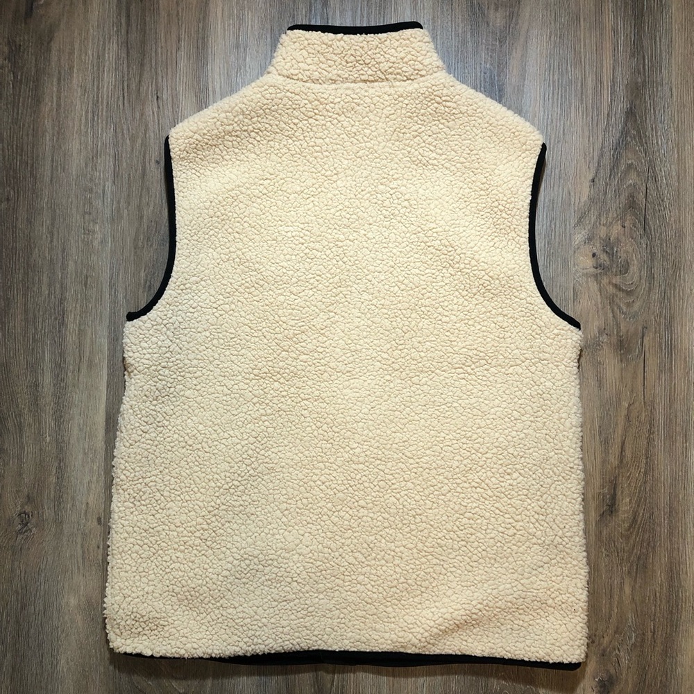Old Navy Unisex Sherpa Zip Vest - Picture 13 of 17